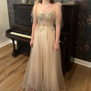 GB, size 5, blush corset gown